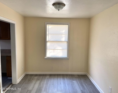 4752 Post Street - Photo Thumbnail 2