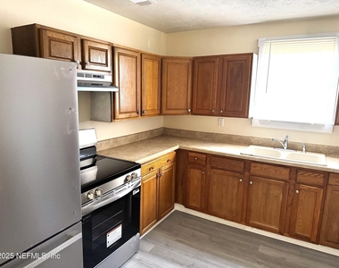 4752 Post Street - Photo Thumbnail 3
