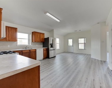 5918 Laramie River Court - Photo Thumbnail 9