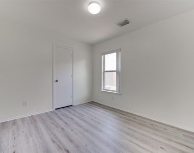 5918 Laramie River Court - Photo Thumbnail 27