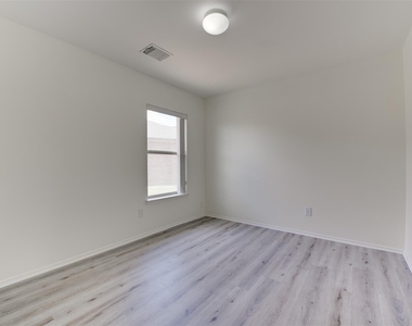 5918 Laramie River Court - Photo Thumbnail 28