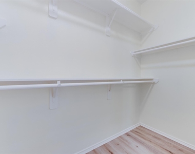 5918 Laramie River Court - Photo Thumbnail 23