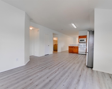 5918 Laramie River Court - Photo Thumbnail 17