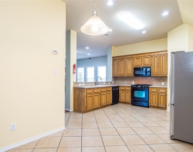 8847 Distant Woods Drive - Photo Thumbnail 16