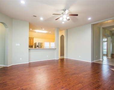 8847 Distant Woods Drive - Photo Thumbnail 10