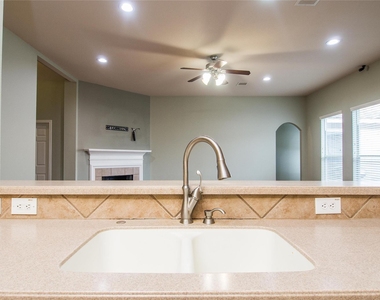 8847 Distant Woods Drive - Photo Thumbnail 12