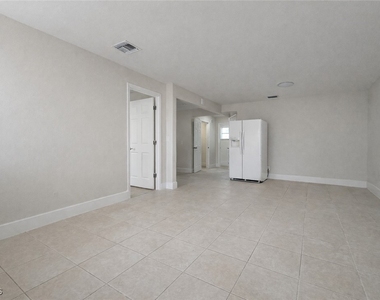 704 Karlov Street - Photo Thumbnail 11