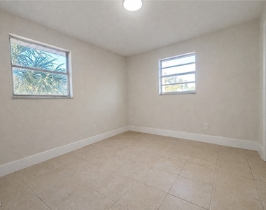 704 Karlov Street - Photo Thumbnail 8