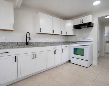 704 Karlov Street - Photo Thumbnail 5