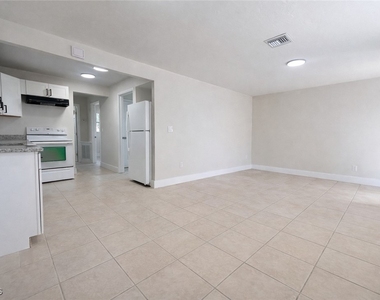 704 Karlov Street - Photo Thumbnail 3