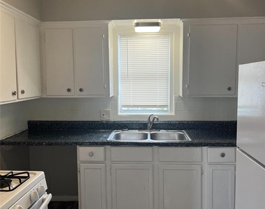 5532 Eskridge - Photo Thumbnail 2