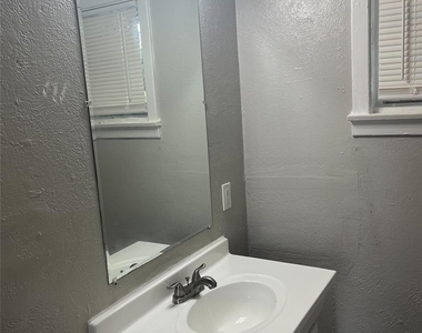 5532 Eskridge - Photo Thumbnail 9