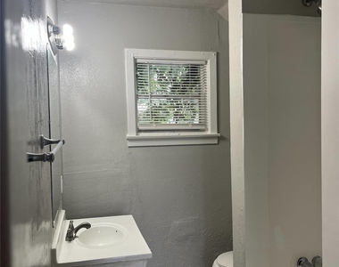 5532 Eskridge - Photo Thumbnail 11