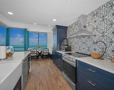 1520 Gulf Boulevard - Photo Thumbnail 4