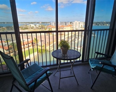 10355 Paradise Boulevard - Photo Thumbnail 15
