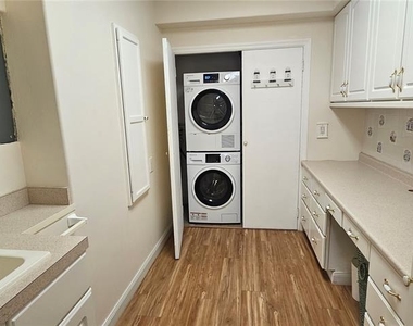 10355 Paradise Boulevard - Photo Thumbnail 8
