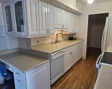 10355 Paradise Boulevard - Photo Thumbnail 7