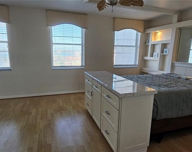 10355 Paradise Boulevard - Photo Thumbnail 13