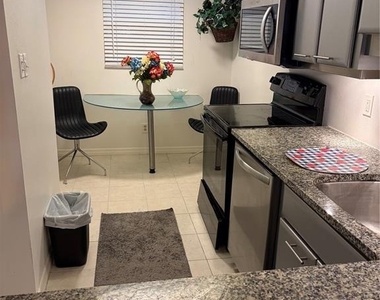 3700 S Osprey Avenue - Photo Thumbnail 4