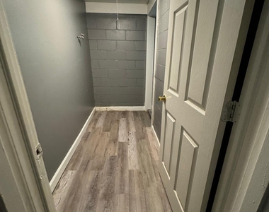 275 Lexington Avenue - Photo Thumbnail 3