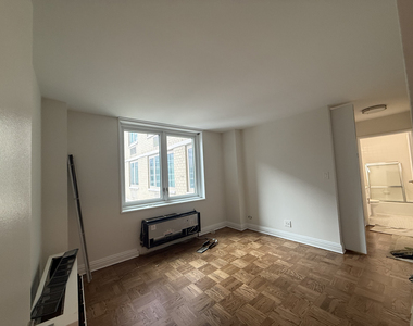 400 East 71st Street - Photo Thumbnail 3