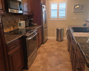 5349 Lakefront Boulevard - Photo Thumbnail 3