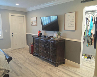 5349 Lakefront Boulevard - Photo Thumbnail 17