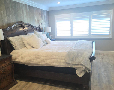 5349 Lakefront Boulevard - Photo Thumbnail 12
