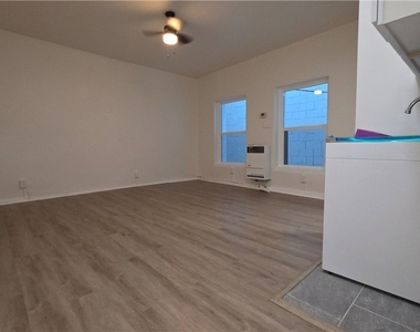 3408 Sunset Boulevard - Photo Thumbnail 4