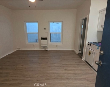 3408 Sunset Boulevard - Photo Thumbnail 3