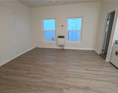 3408 Sunset Boulevard - Photo Thumbnail 2