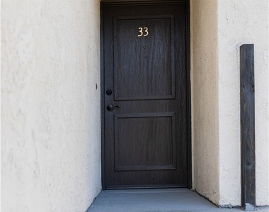 1219 N Edwards Street - Photo Thumbnail 2