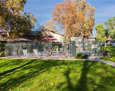 1219 N Edwards Street - Photo Thumbnail 47