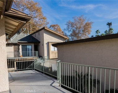 1219 N Edwards Street - Photo Thumbnail 4