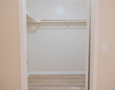 1219 N Edwards Street - Photo Thumbnail 31