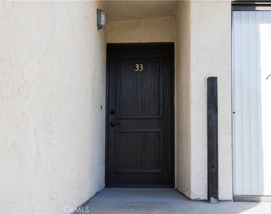 1219 N Edwards Street - Photo Thumbnail 3