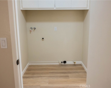 1219 N Edwards Street - Photo Thumbnail 16