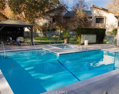 1219 N Edwards Street - Photo Thumbnail 49