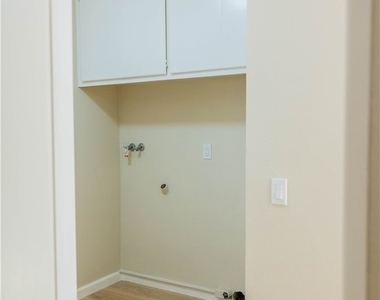 1219 N Edwards Street - Photo Thumbnail 26