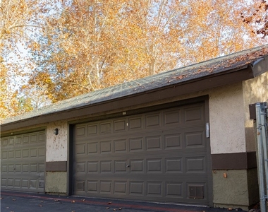 1219 N Edwards Street - Photo Thumbnail 42