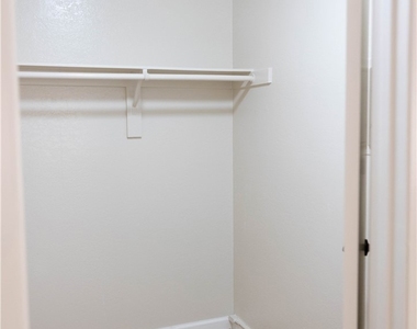 1219 N Edwards Street - Photo Thumbnail 32