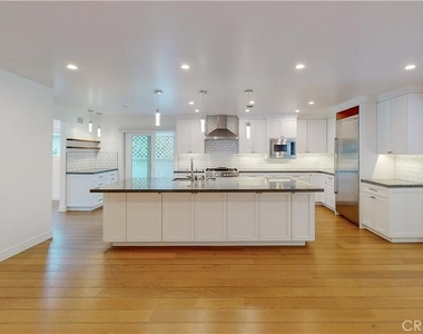 3119 Mesa Verde Drive - Photo Thumbnail 16