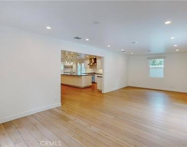 3119 Mesa Verde Drive - Photo Thumbnail 21