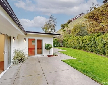 3119 Mesa Verde Drive - Photo Thumbnail 46