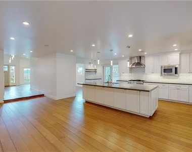 3119 Mesa Verde Drive - Photo Thumbnail 15