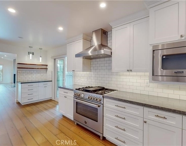 3119 Mesa Verde Drive - Photo Thumbnail 14