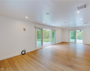 3119 Mesa Verde Drive - Photo Thumbnail 18
