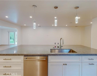 3119 Mesa Verde Drive - Photo Thumbnail 13