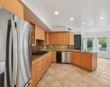 10351 Wilshire Boulevard - Photo Thumbnail 24