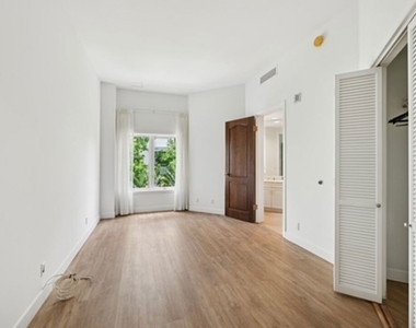 10351 Wilshire Boulevard - Photo Thumbnail 19